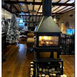 Huelva Holzkamin mit 4 Gläsern Bronpi 16 kW