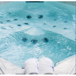 Spa Plug&Play 2 places Quara 24 jets L215xP166xH78 VerySpas