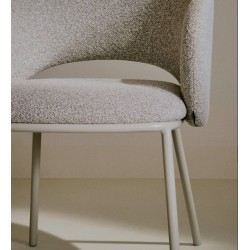 Conjunto de 2 cadeiras Aina em tecido chenille bege e metal VeryForma