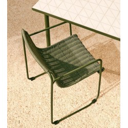 Silla Arvin Swirl en tejido chenilla beige y patas de madera de roble VeryForma