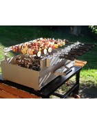 Grills und Grills mit Holz und Holzkohle